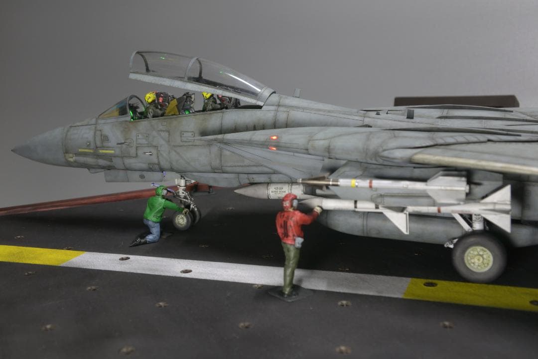 タミヤ F-14A トムキャット 1/48 電飾ジオラマ