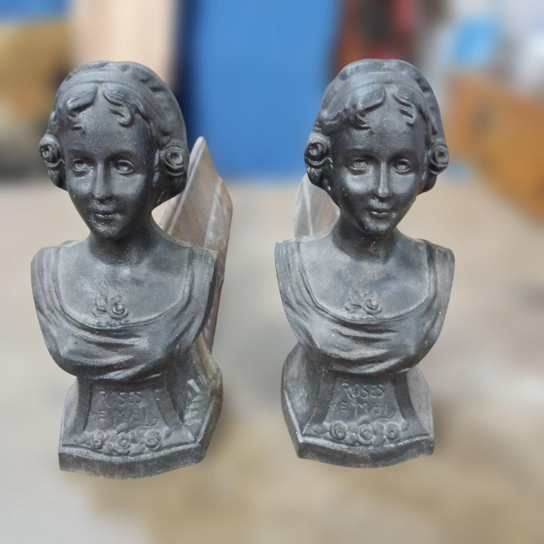 5107）ヴィンテージ　鋳鉄製のファイヤードッグ　ファイアドッグ　暖炉用品