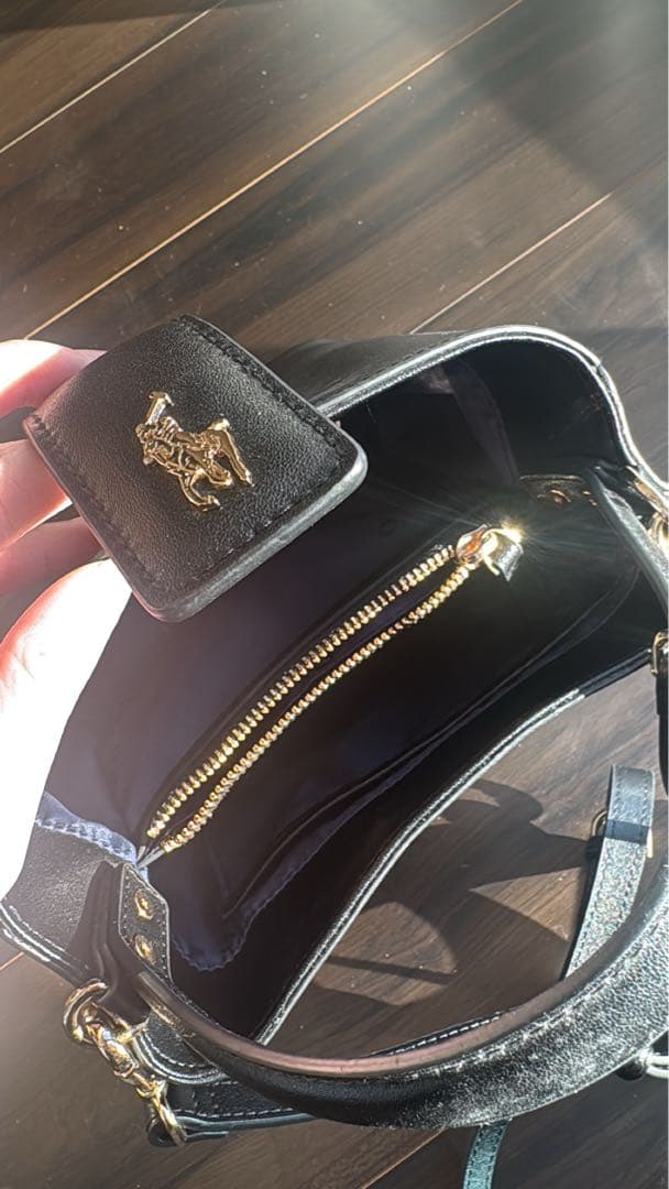 POLO ブラックレザーハンドバッグ