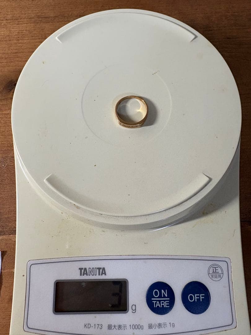 K18金製　ダイヤモンド装飾リング