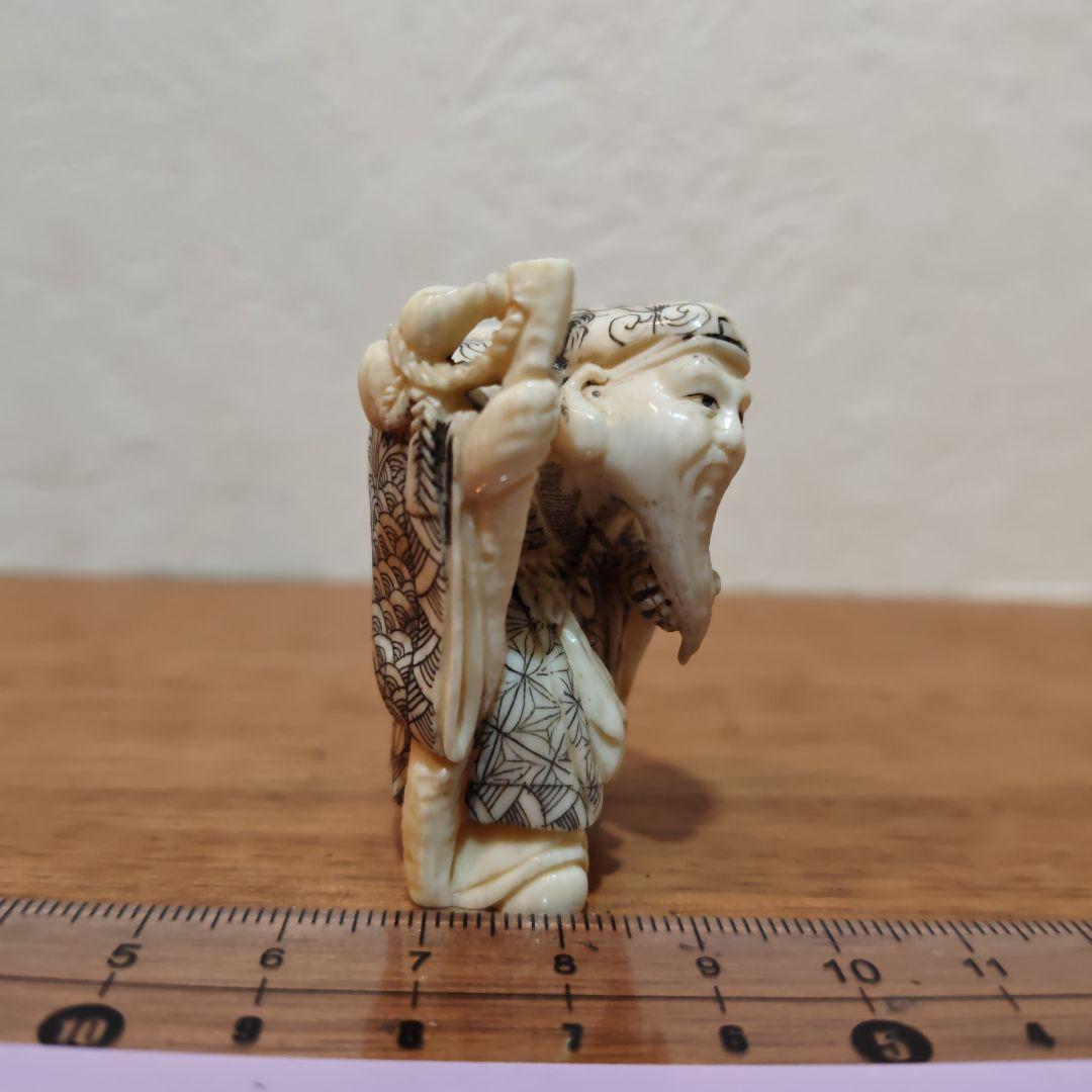 時代提物 七福神根付 天然素材 在銘【寿老人】高約4.9cm 重さ約33ｇ 長寿