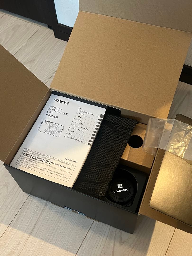 OLYMPUS PEN E-P7 ミラーレス一眼カメラ　レンズキット