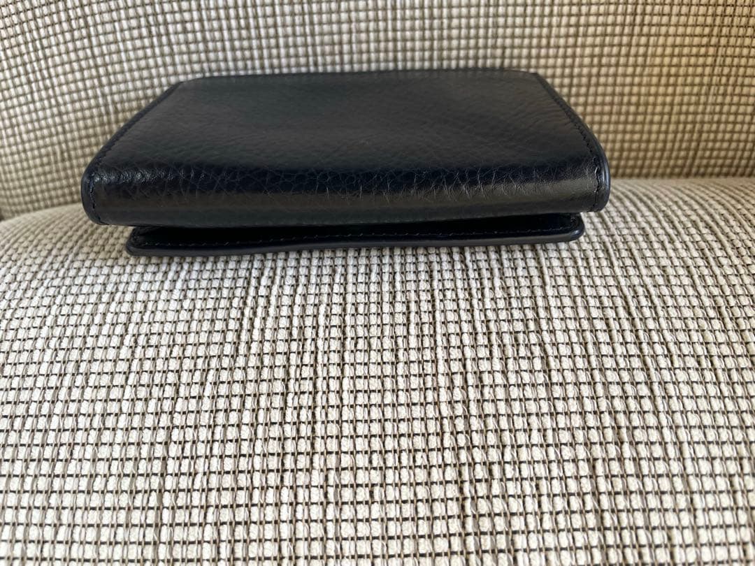 最終再お値下げ中！　HIROFU レザー製 二つ折り財布　ネイビー