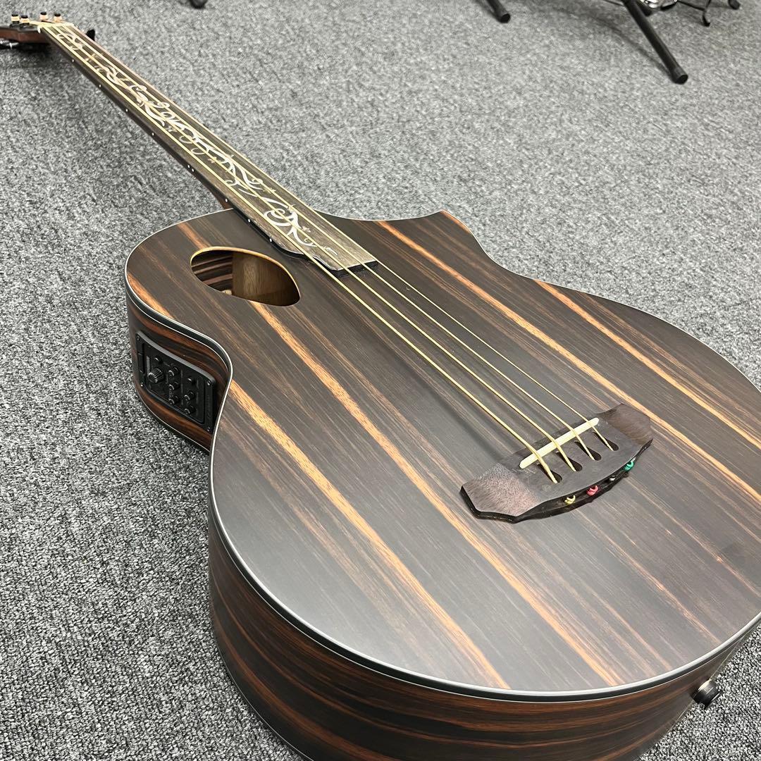 【10922】 Michael Kelly Act Ele Bass