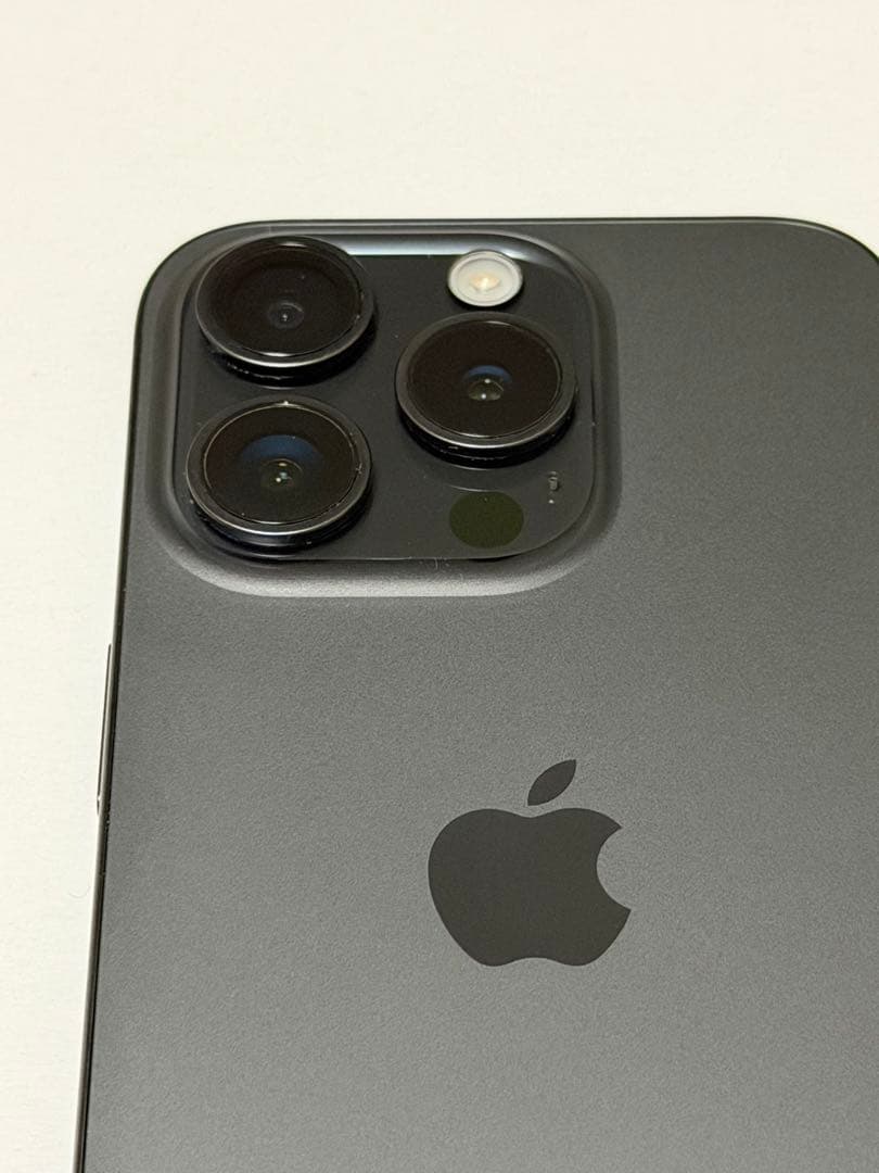 iPhone 15 Pro ブラックチタニウム 256 GB SIMフリー