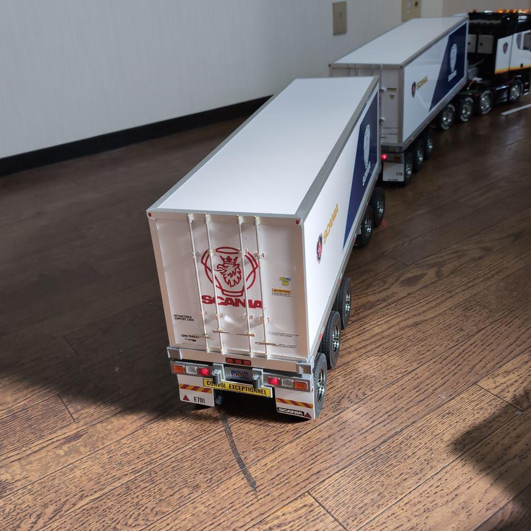 タミヤスカニア ダブルス大型トレーラー LEDキャブサスとリーフサス付き。