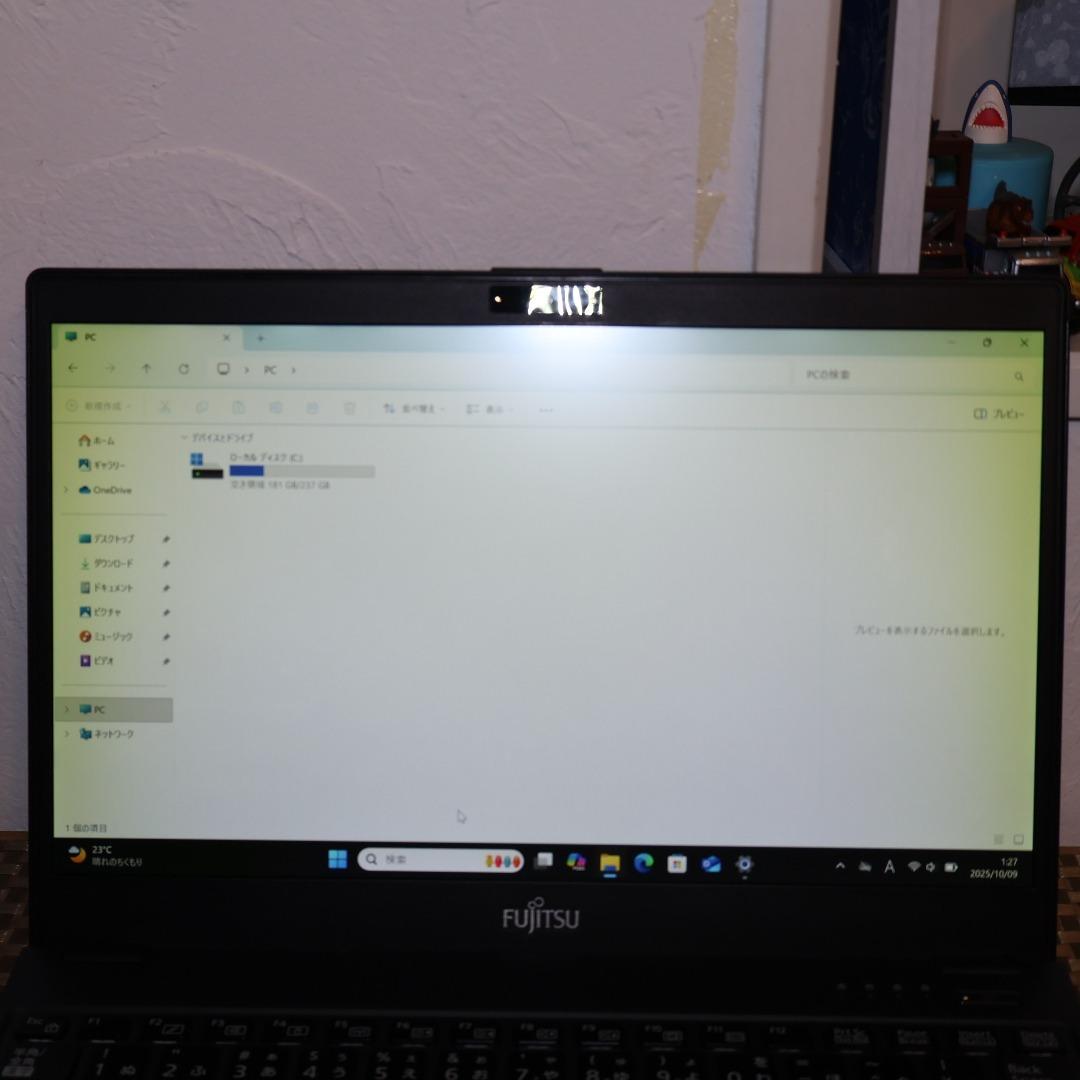 小型！Win11公式対応8世代Corei5/メ8G/SSD/無線/カメラ/FHD