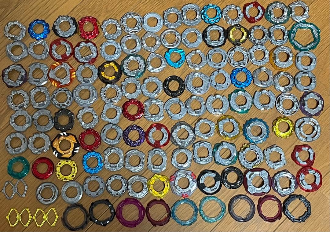 まとめ売り 定価10万円以上 ベイブレードバースト　引退品