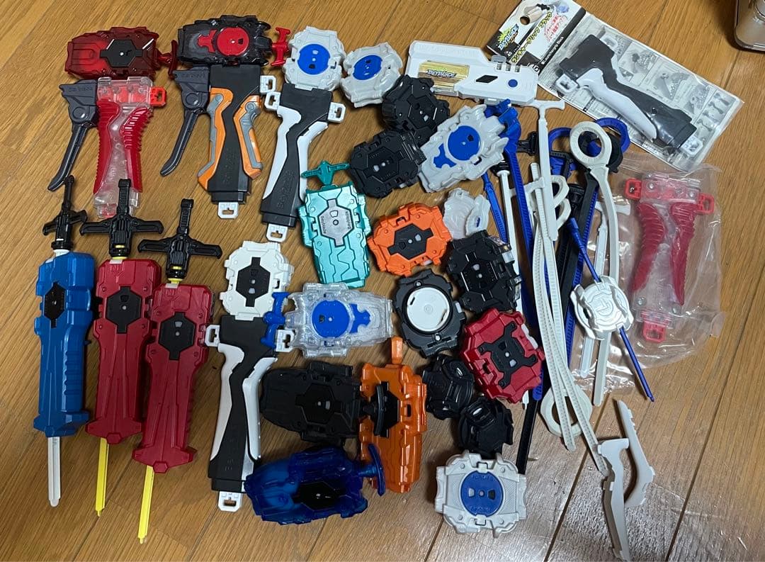 まとめ売り 定価10万円以上 ベイブレードバースト　引退品