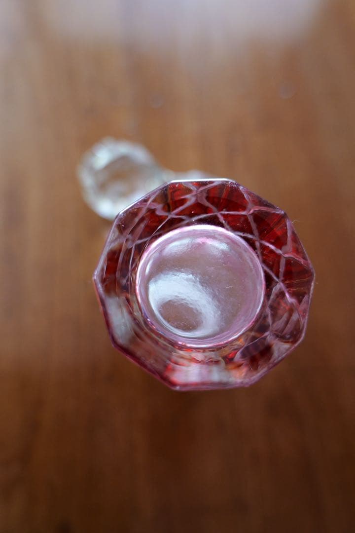 フランス　アンティークの香水瓶　オールドバカラ？