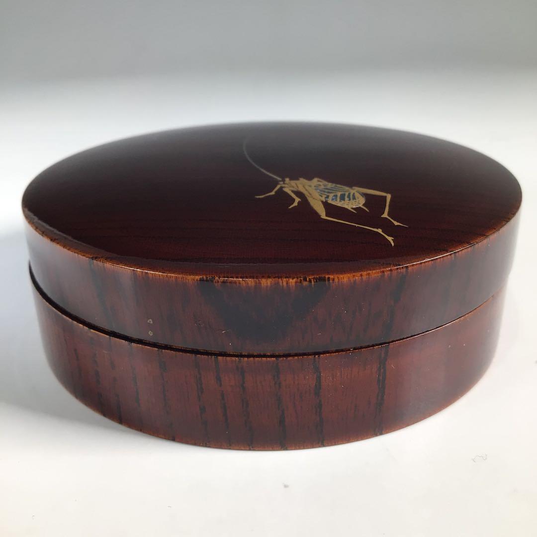 Ｍ８７０　香合　『西村松雲作』『溜塗』『虫蒔絵』『丸香合』　共箱　茶道具