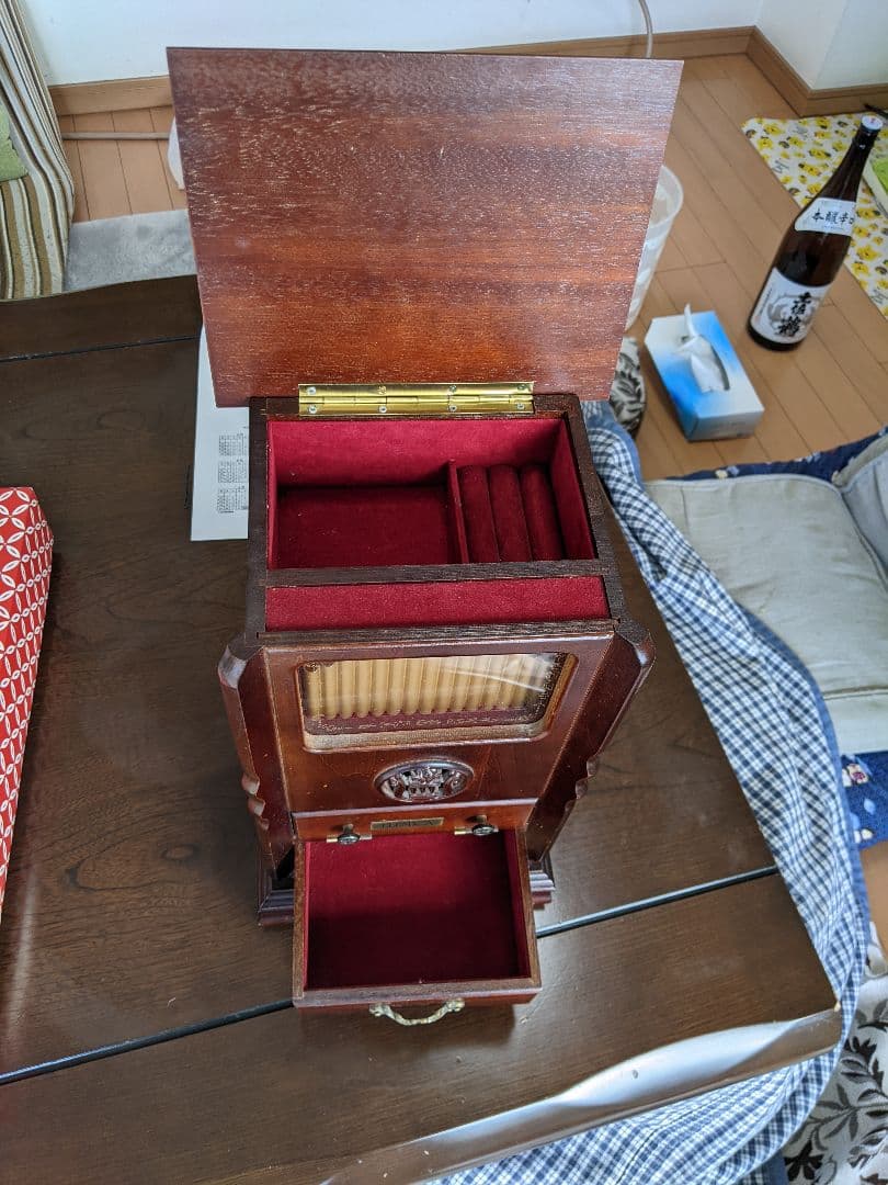 オルゴール小物入れ