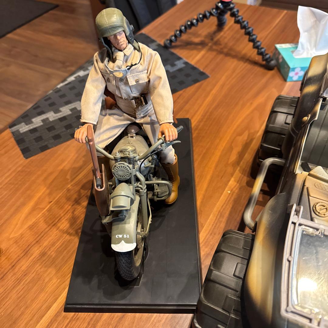 1/6スケール 兵士フィギュアと装甲車セット