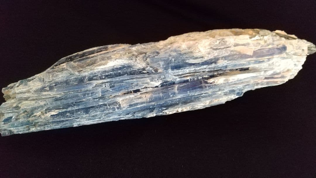 カイヤナイト(原石)