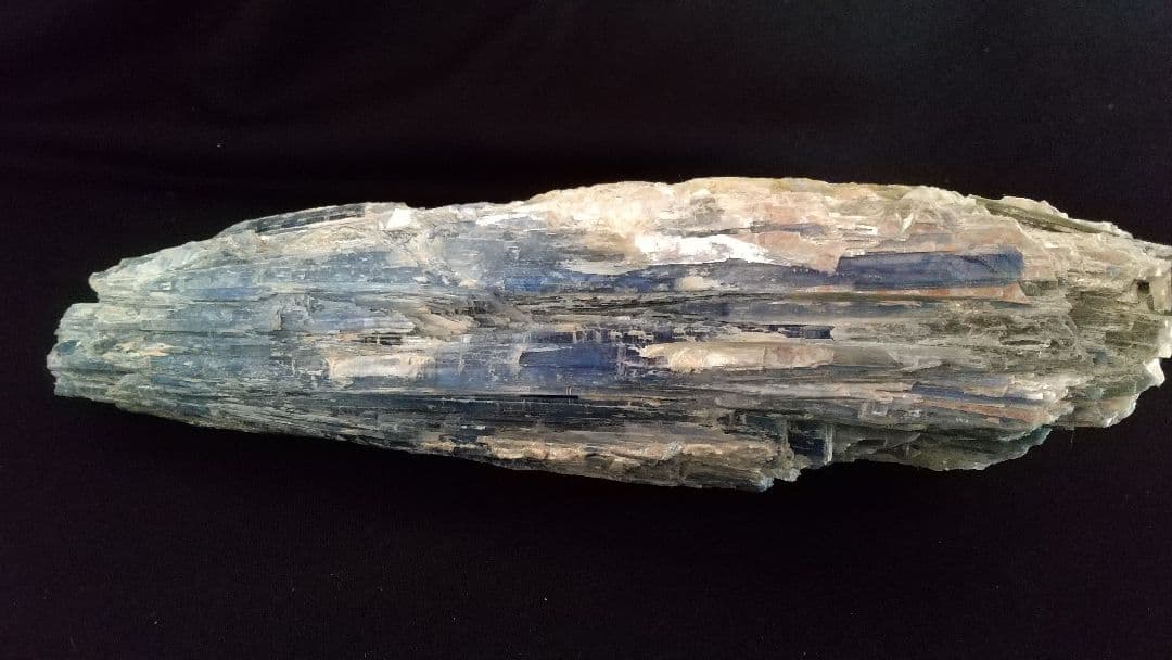 カイヤナイト(原石)