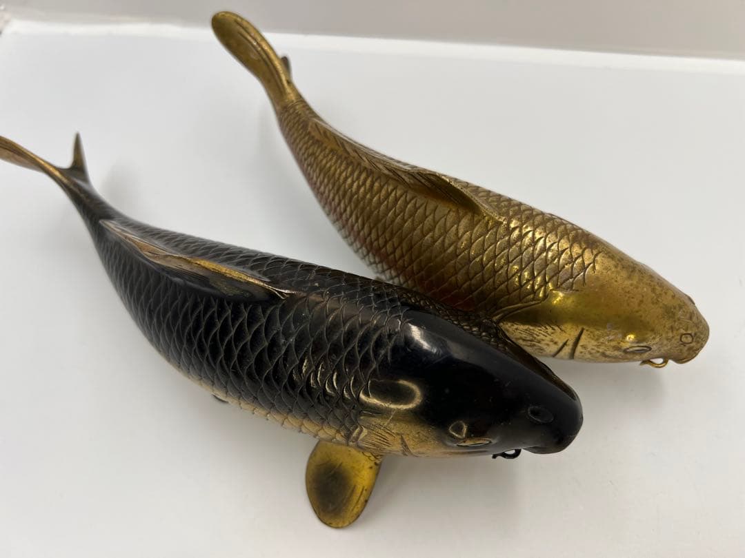 双鯉 在銘 金銀 ２匹揃 金属工芸 置物 縁起物 鯉 在銘