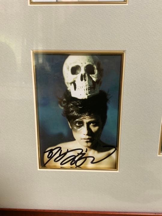 イ・ビョンホンの直筆サイン入り生写真6枚セット額縁入りです‼️保証書付きです。