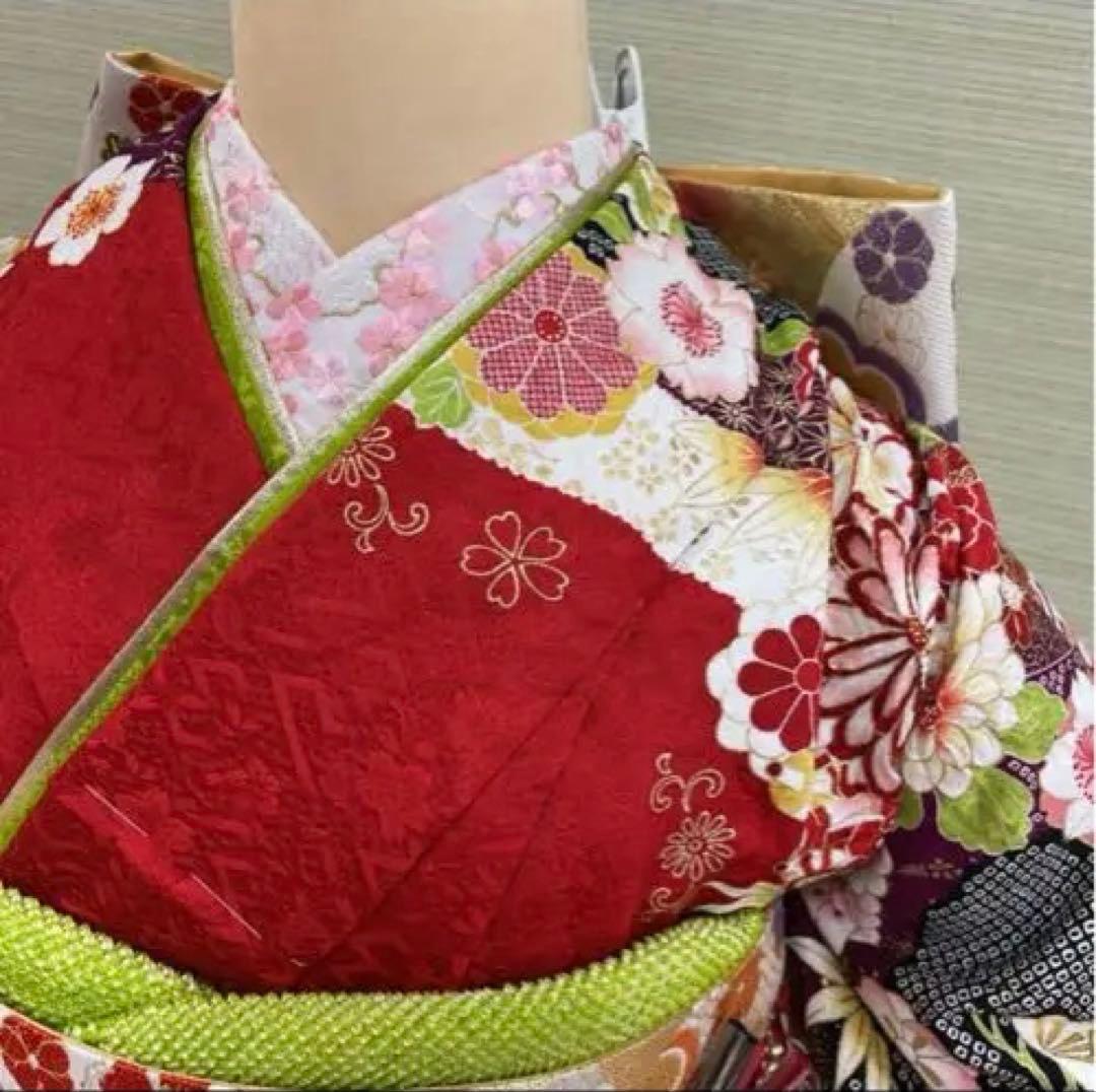 【新品・未使用】【大きいサイズ】【振袖】赤の豪華な唐絞り振袖フルセット