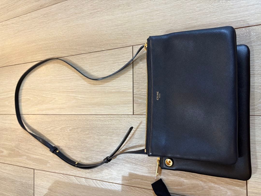 最終価格CELINE トリオショルダーバッグ ブラックスモール