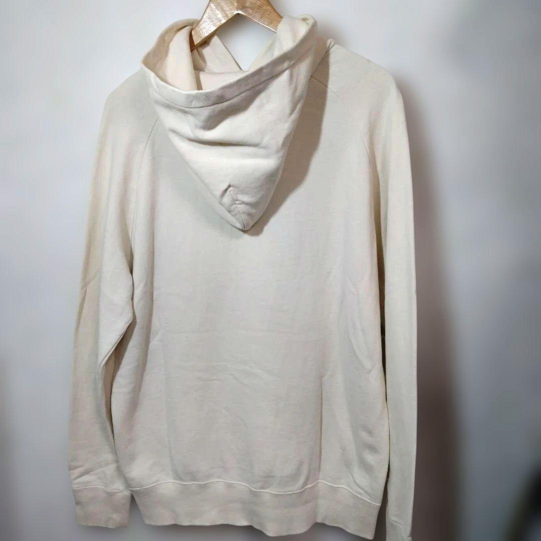 オニツカタイガー　プルオーバーパーカー　メンズMサイズ　　 Lサイズ位あります