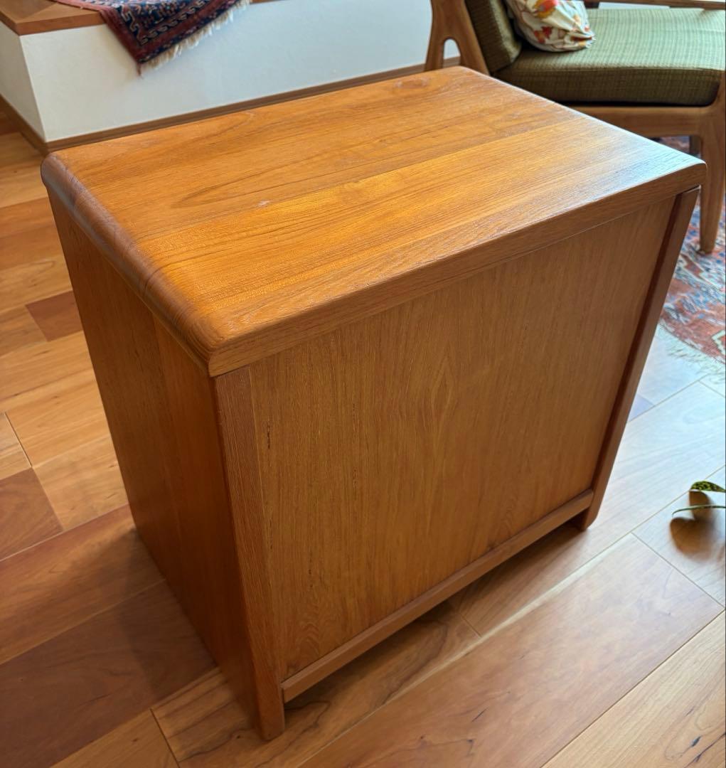 北欧　ビンテージ　チーク材　キャビネット　シェルフ