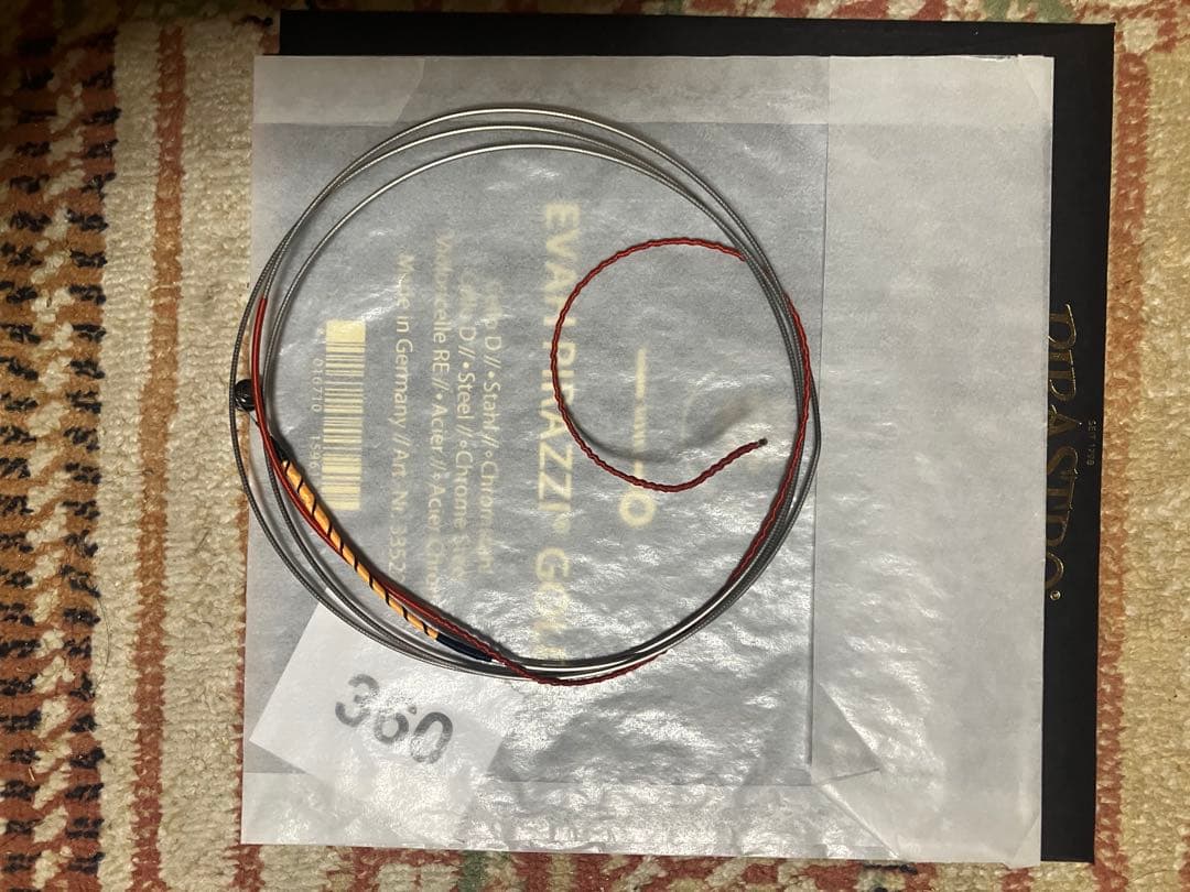 エヴァ・ピラッツィ　ゴールド　チェロ弦　A線D線　セット