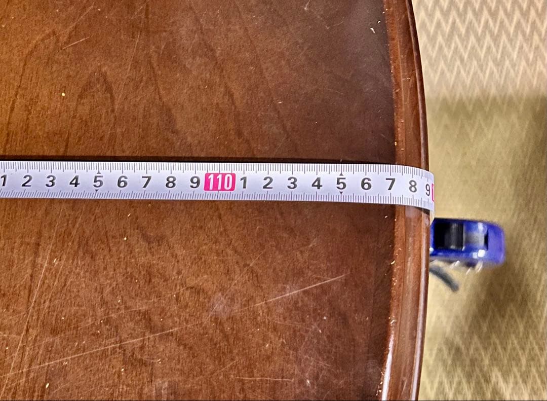 ③ 飛騨産業　キツツキマーク　ラウンドテーブル