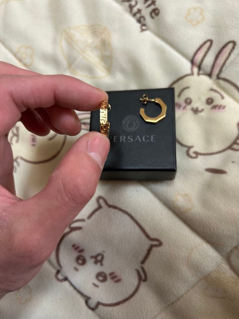 VERSACE ゴールド確実正規品グレカピアス　男女兼用