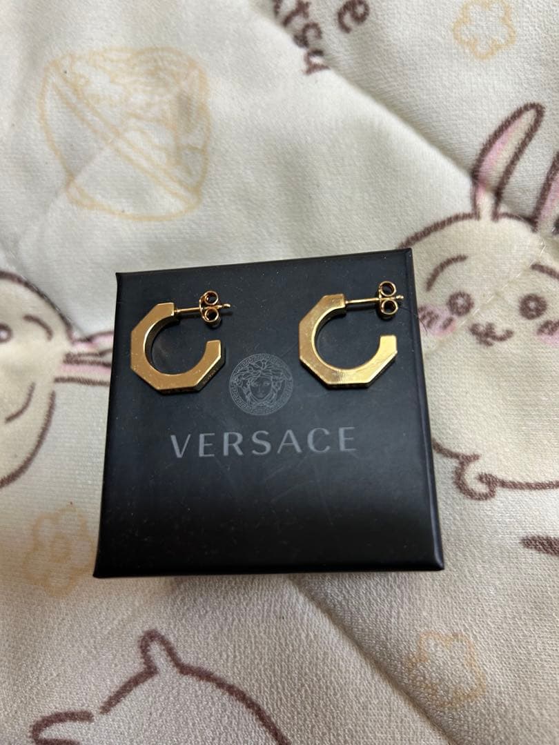VERSACE ゴールド確実正規品グレカピアス　男女兼用