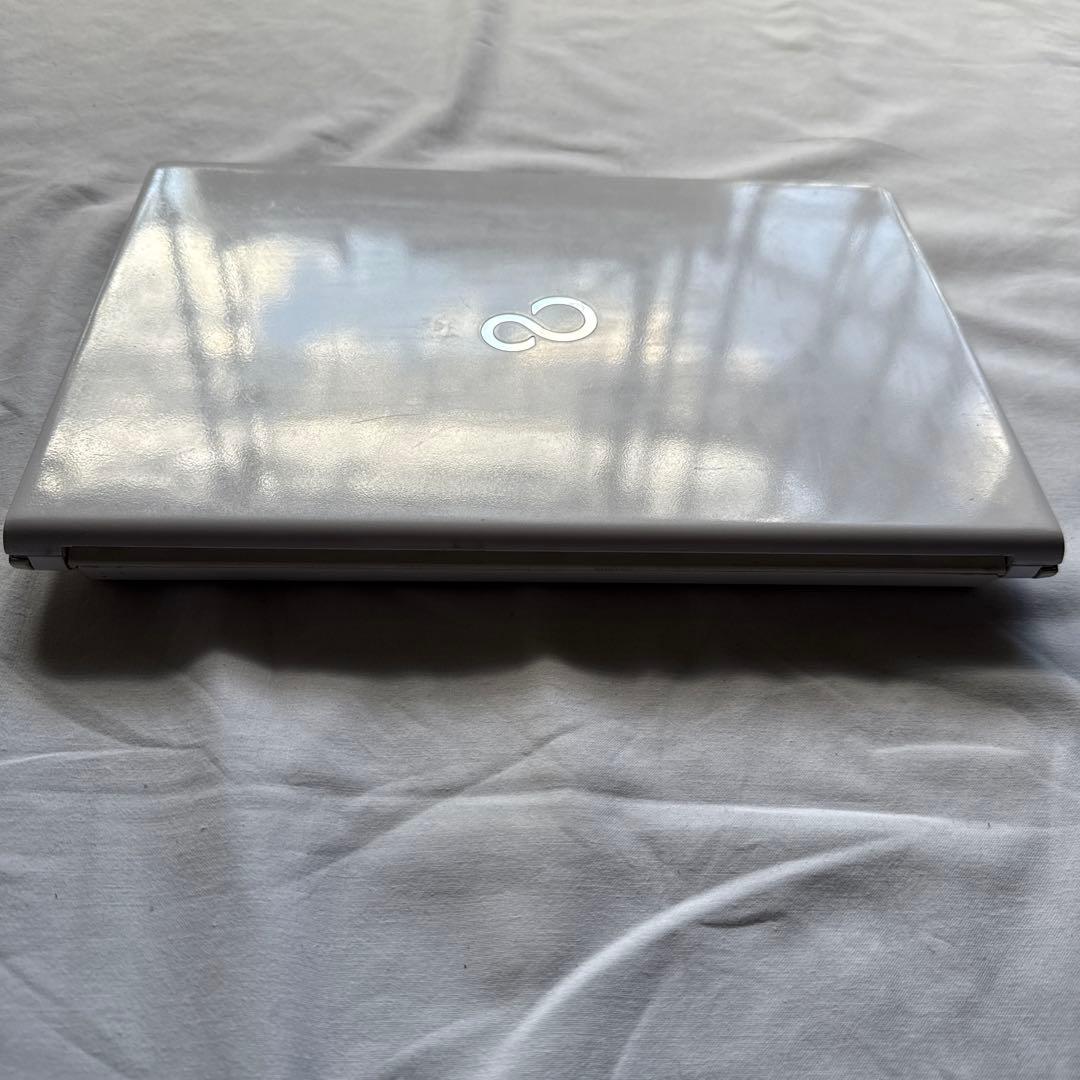 LIFEBOOK　FMVS90WW　ノートパソコン