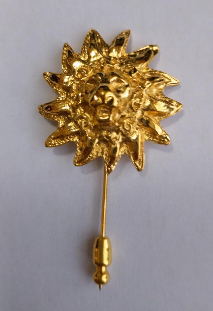 シャネル ライオン ブローチ