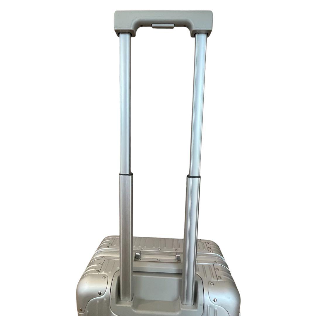 メルセデスベンツ　オリジナル アルミスーツケース　シルバー　32L　4輪