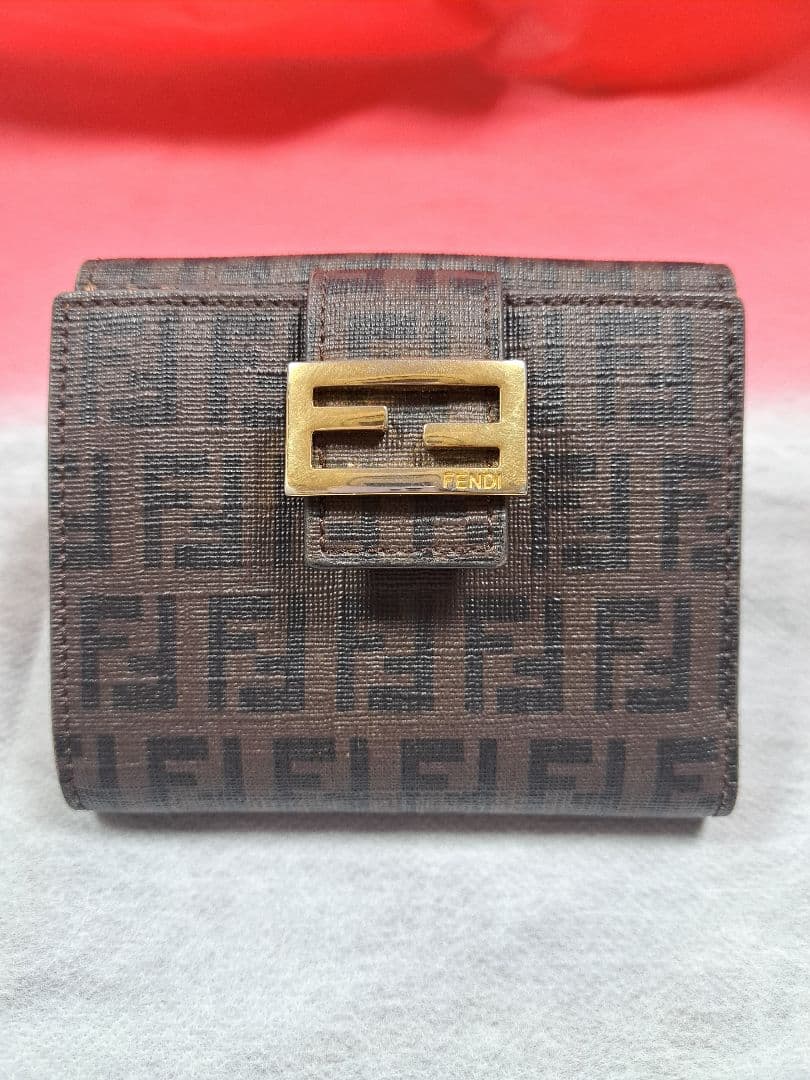 花柄 二つ折り財布 フェンディ ズッキーノ 金ロゴ ゴールドロゴ
