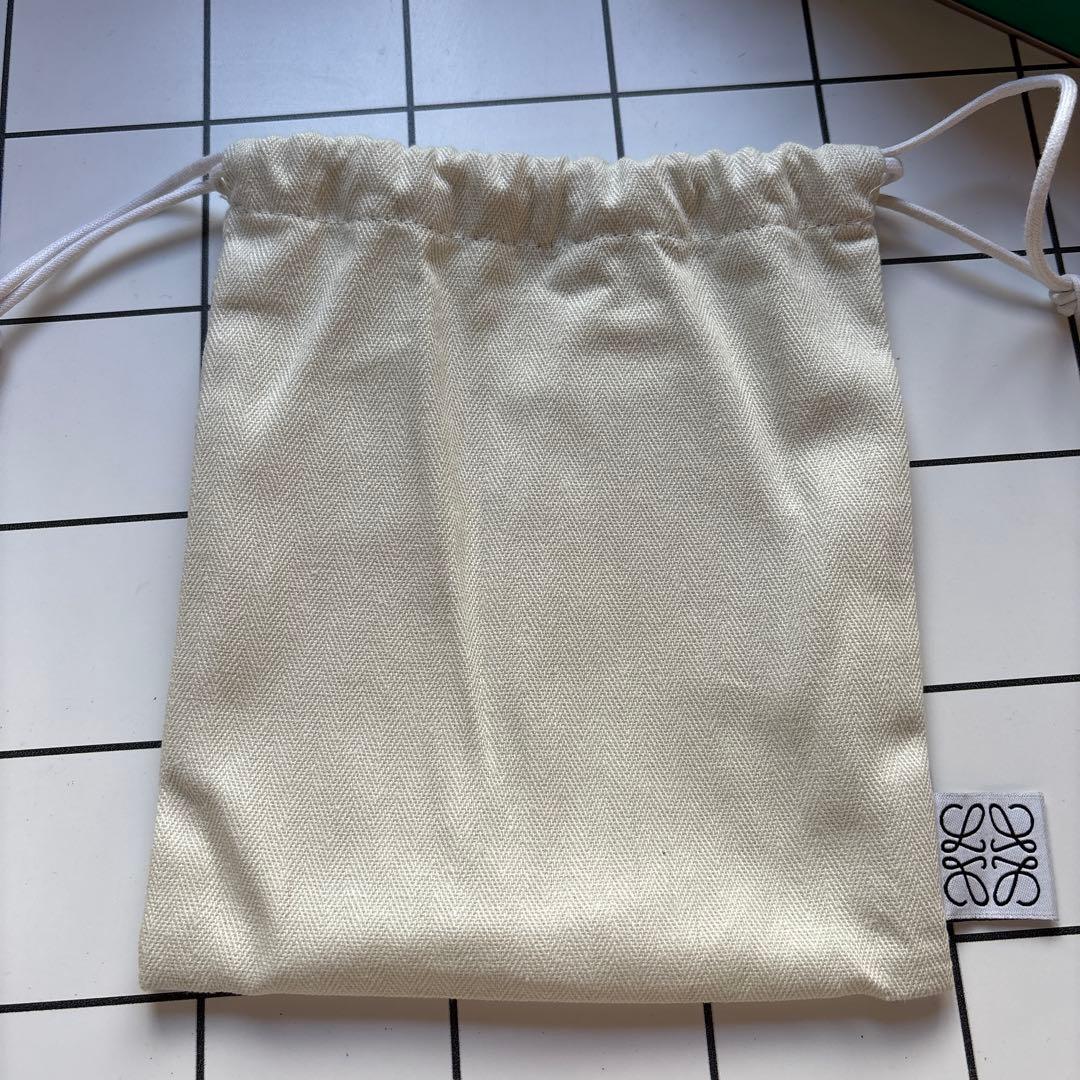 LOEWE オリーブグリーン 二つ折り財布