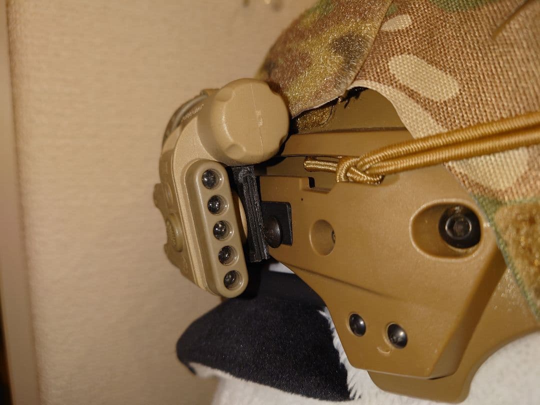 個人装備 SUREFIRE HL-1 TAN / YELLOW GREEN/IR