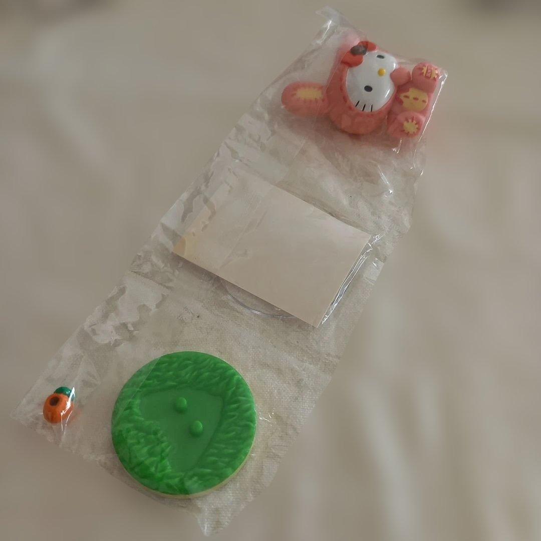 ハローキティ アクセサリートレイ　キャラクターコレクション 8個セット