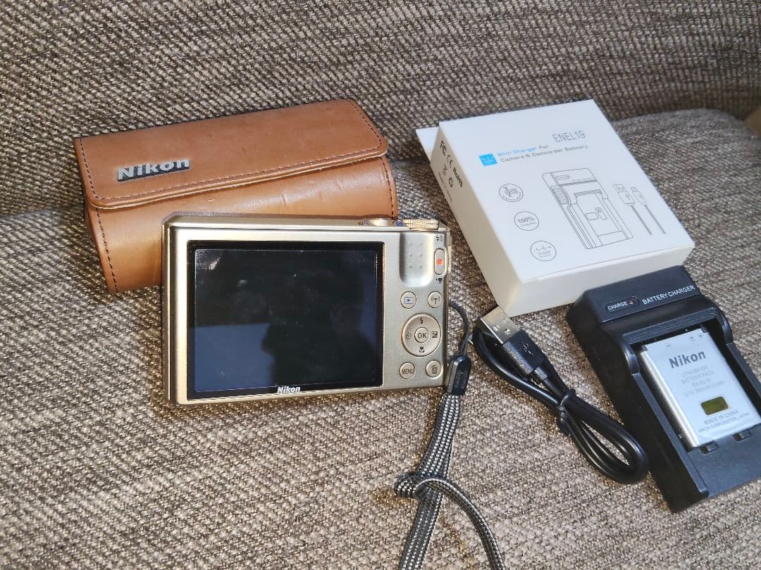 デジタルカメラ Nikon COOLPIX S7000