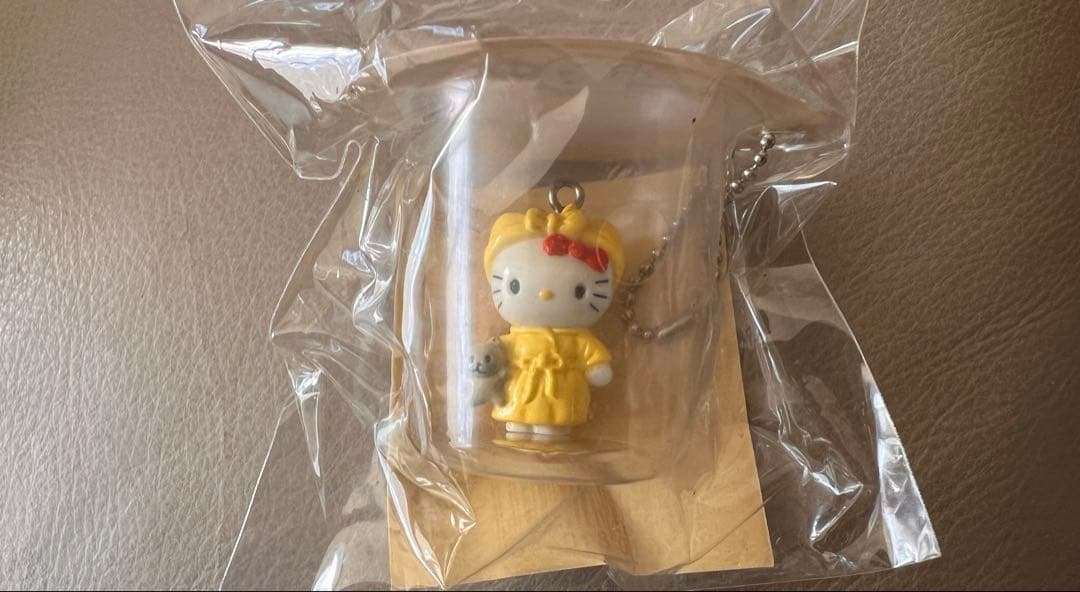 激レア【サンリオ】ハローキティ カップ入り ボールチェーン