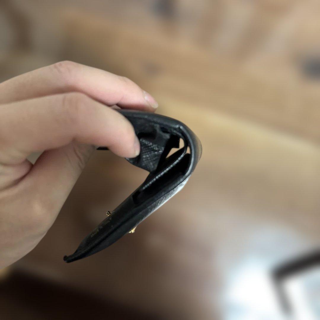 PRADA サフィアーノ　レザー 二つ折り財布