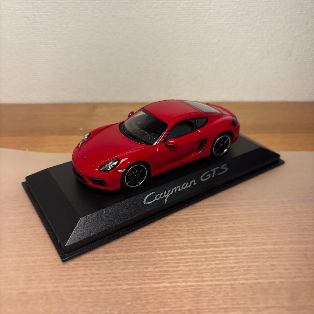 ミニチャンプス　ポルシェ　981 ケイマン　GTS 1/43 ミニカー　レッド