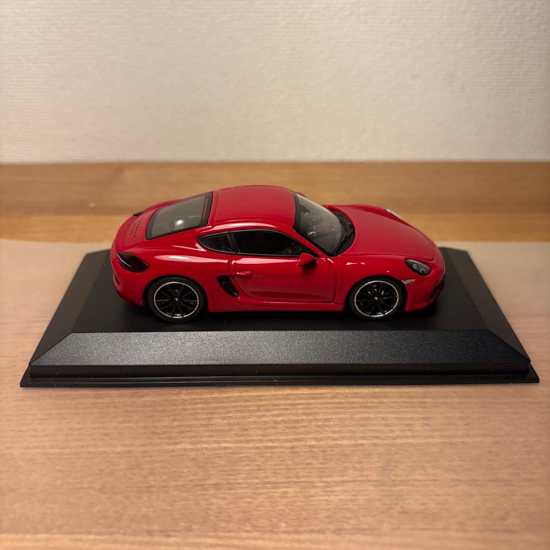 ミニチャンプス　ポルシェ　981 ケイマン　GTS 1/43 ミニカー　レッド