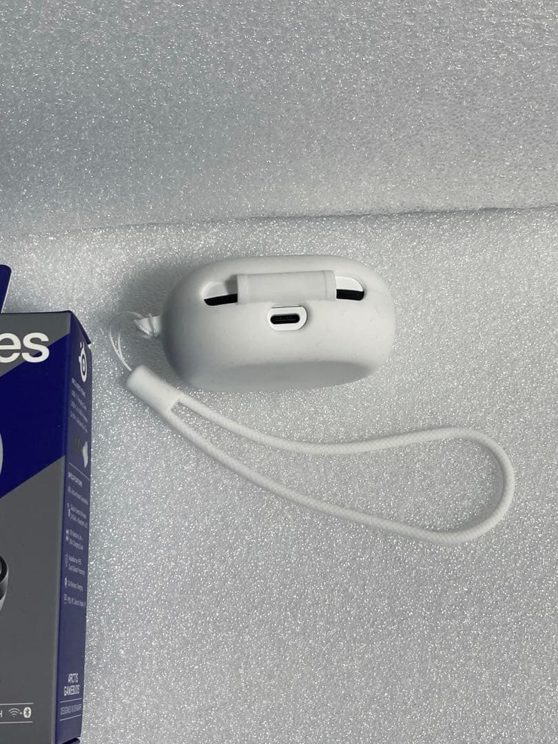 SteelSeries Arctis GameBuds カバー付き