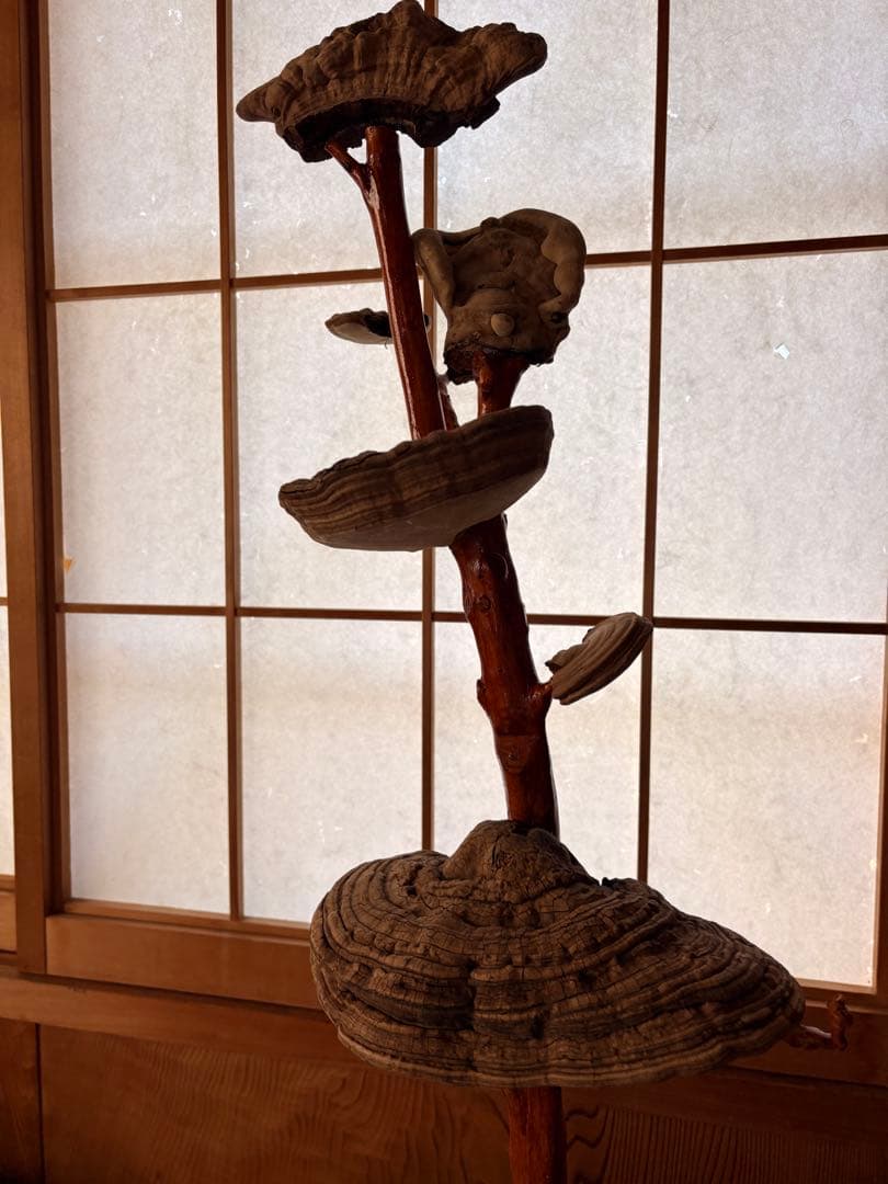 木製キノコデザインの置物