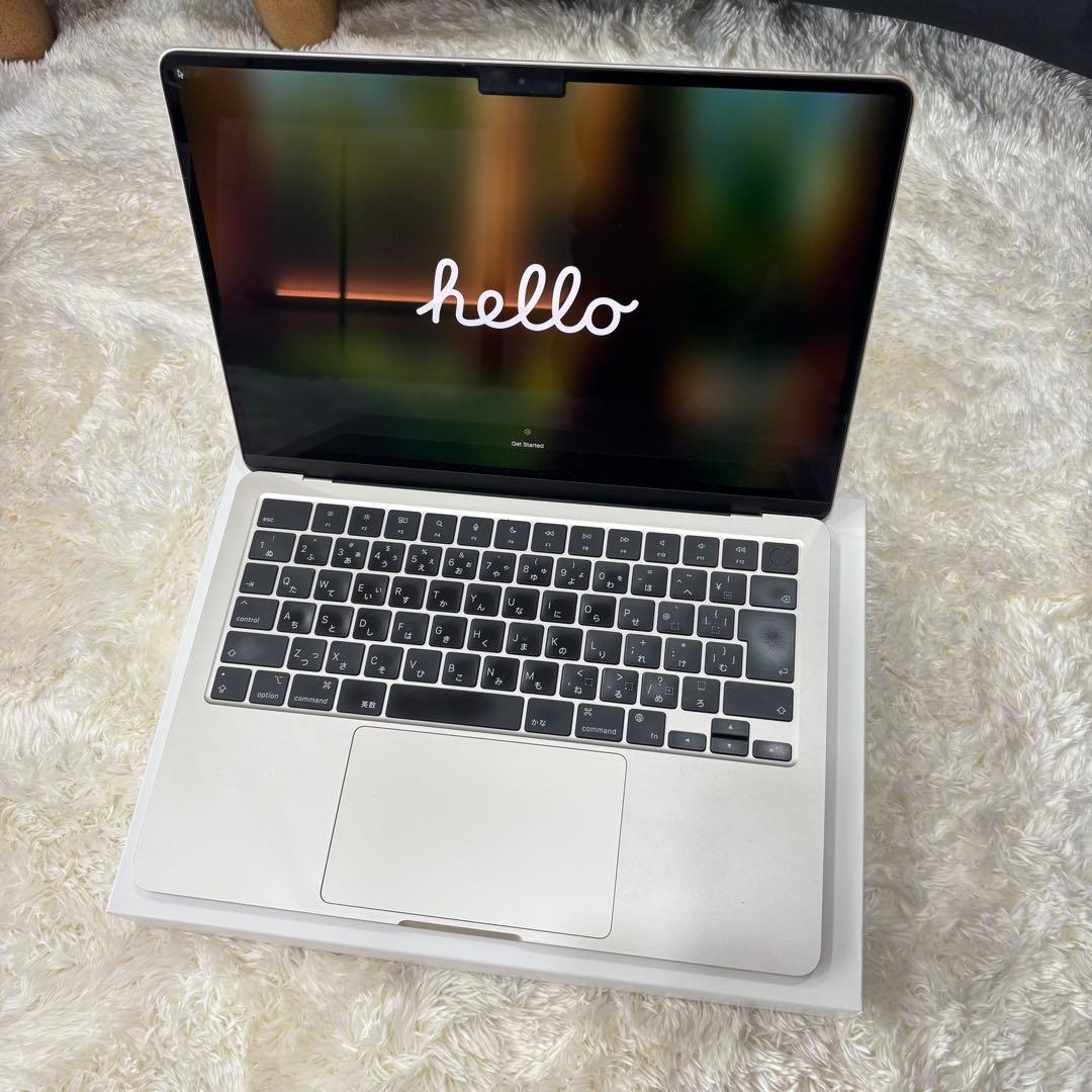 Apple MacBook Air M2 13.6インチ