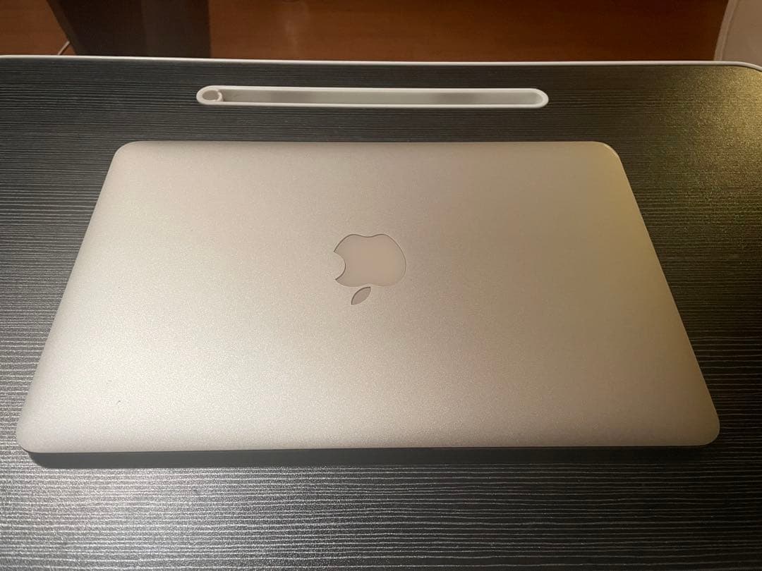 MacBook Air (11-inch, Mid 2012)　充電器付き