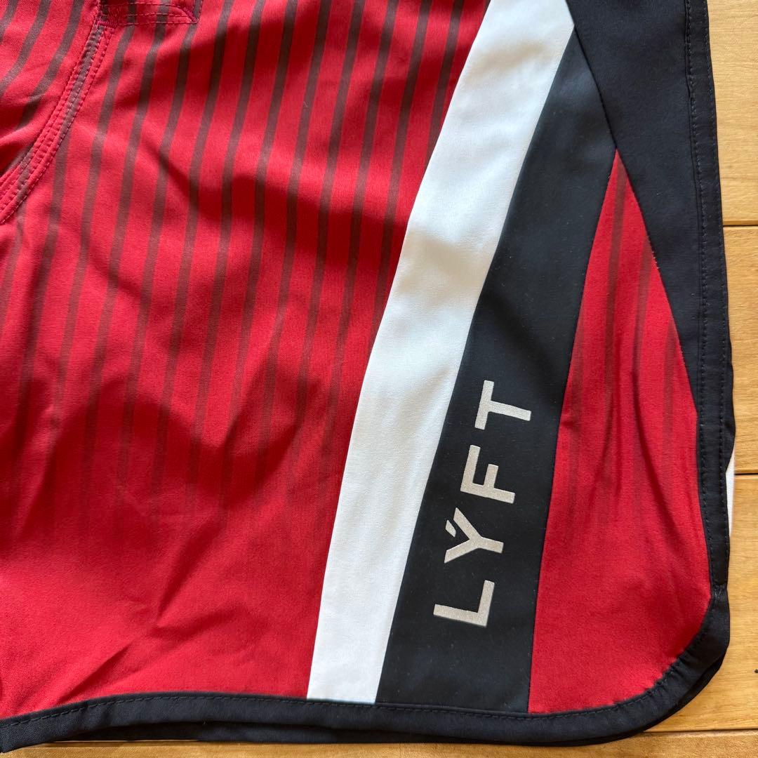 LYFT サーフパンツ Sサイズ ストライプ　ステージショーツ　リフト