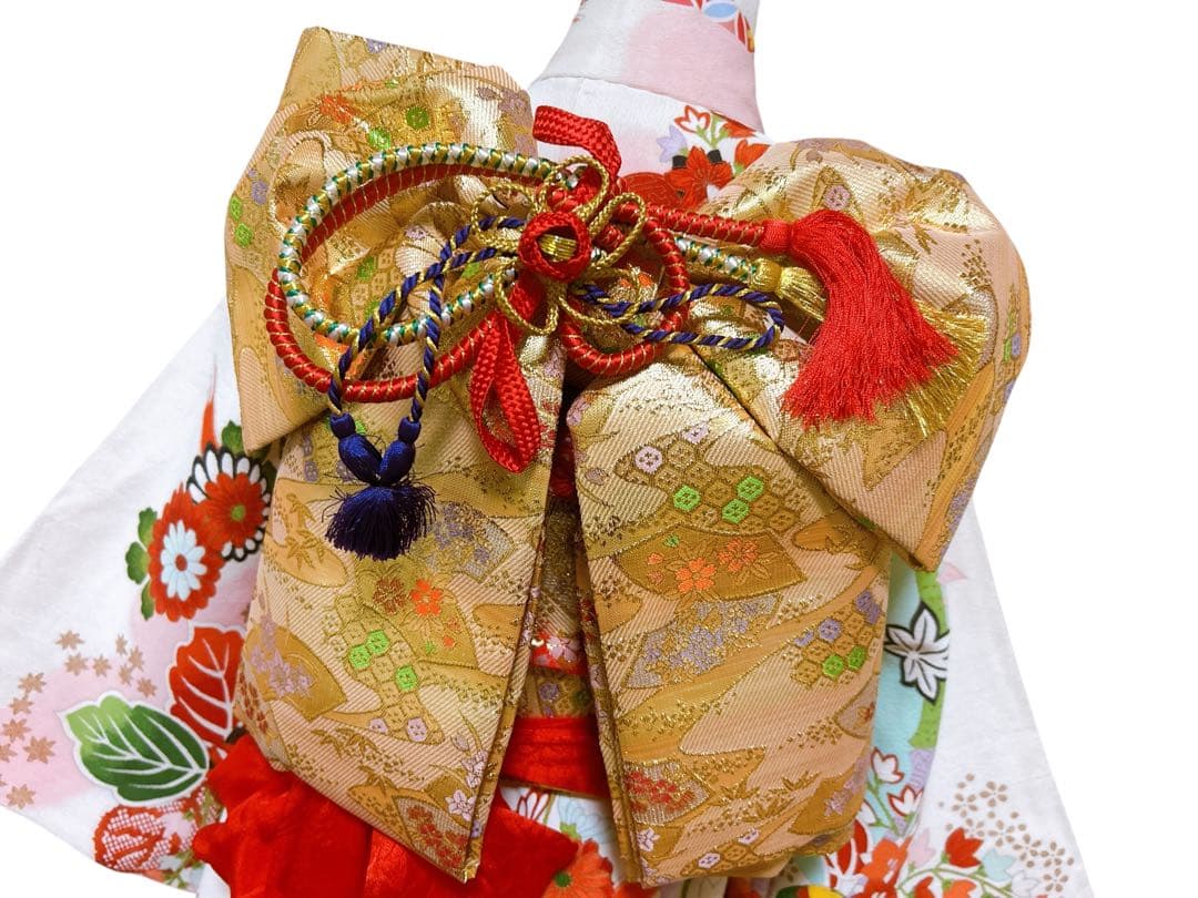 人気のアンティーク着物♡七五三　7歳　女の子　フルセット　一式　白　ゴールド