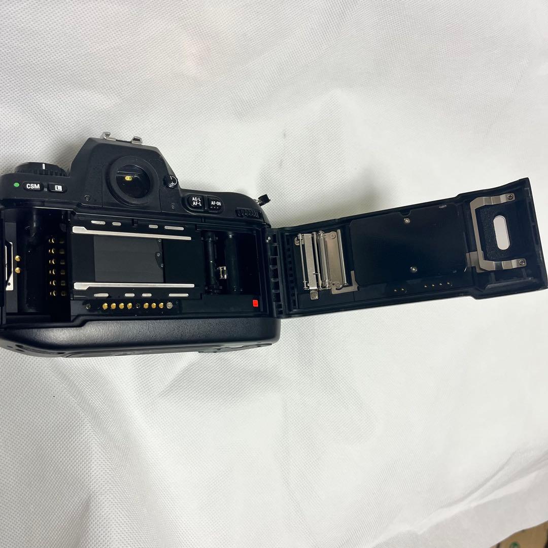 Nikon F100 一眼レフカメラ