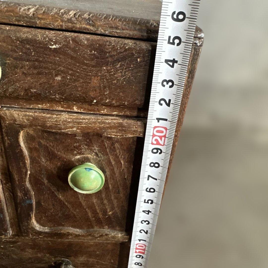 ヴィンテージ　グリーンの取っ手がとても可愛い❣️木製4段引き出し箪笥