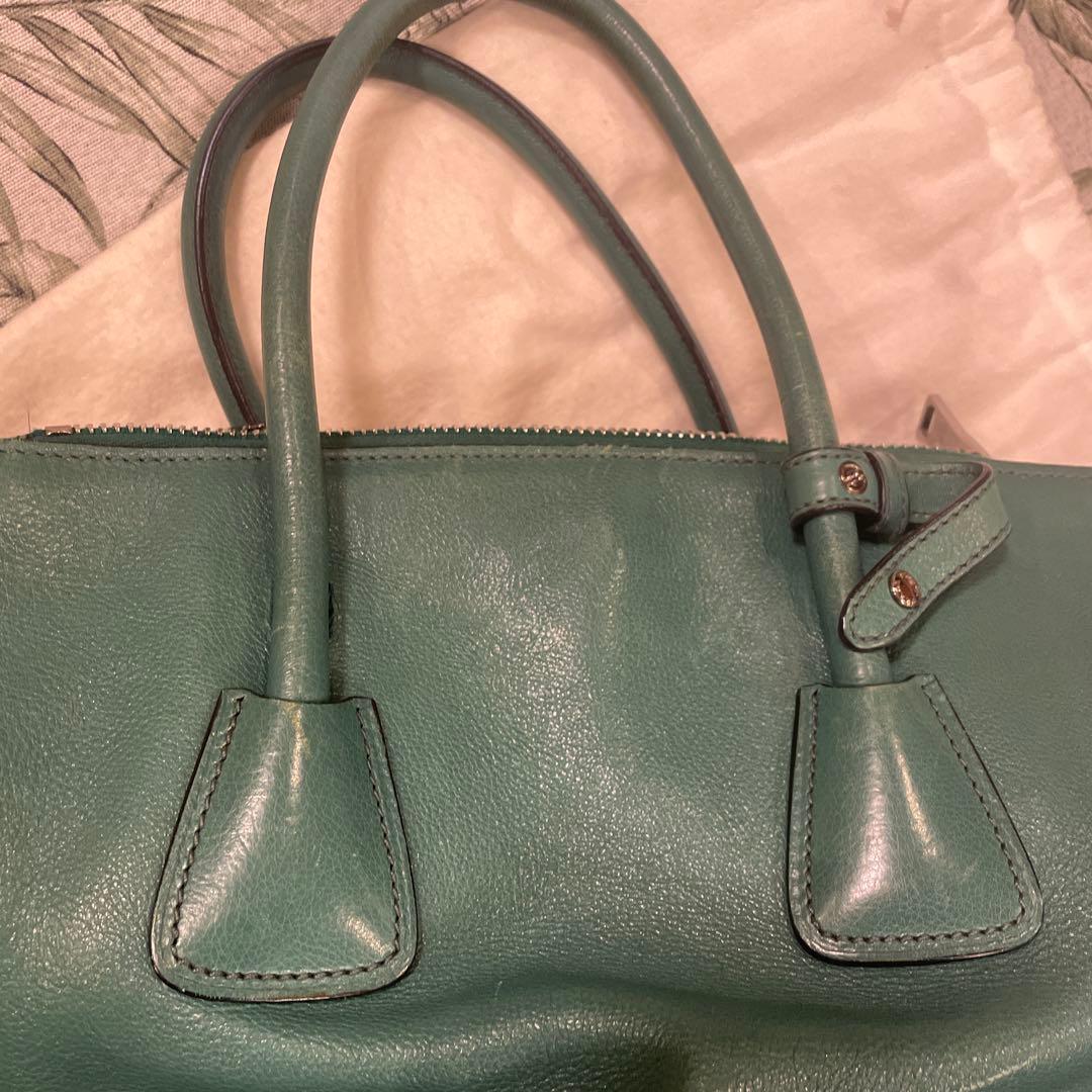 PRADA ハンドバッグ　グリーン　ショルダーストラップ付き
